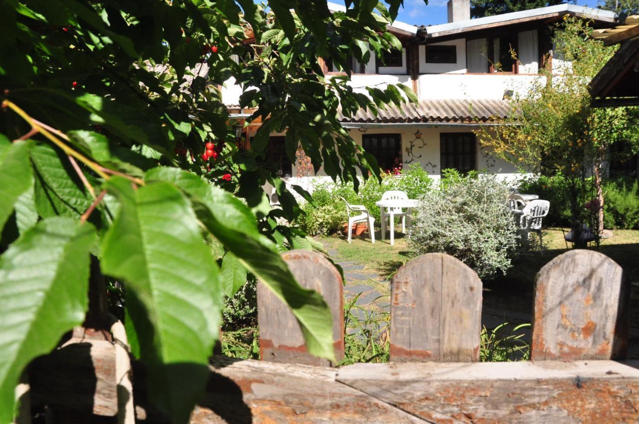 La Casa Del Arbol - Hostel El Bolson Exterior photo